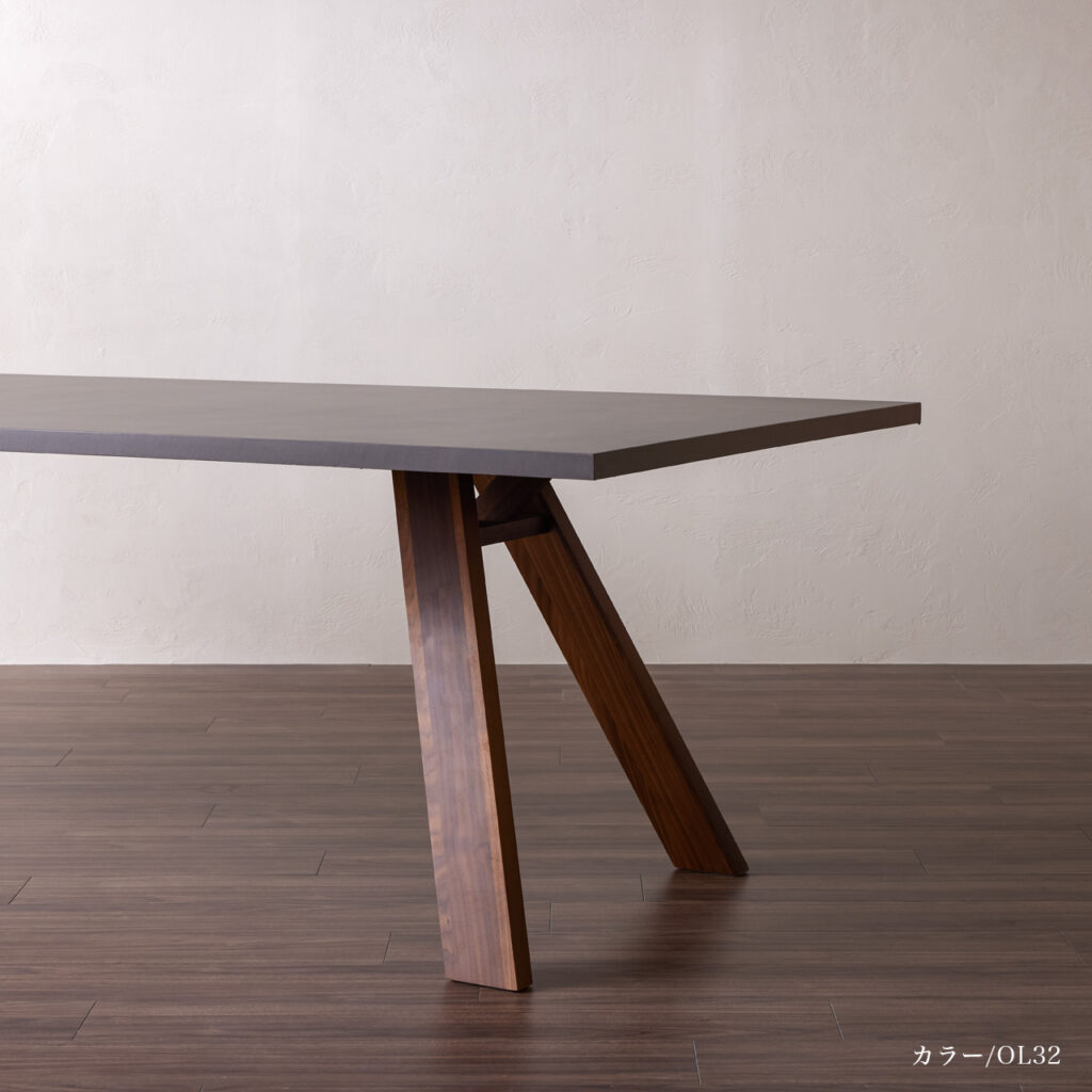 OLTREMATERIA ロゼッタテーブル(WOODEN LEGS)